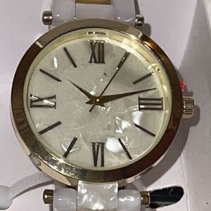 NWT INC International Concepts crystal bone watch
